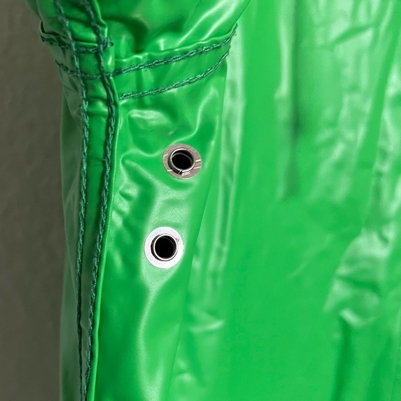 Vintage Vinyl Apple Green & Navy Retro Raincoat with Hood Drawstring Like New  M - Picture 13 of 16